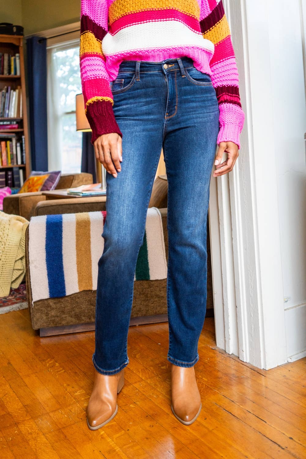 Lara - Vintage Wash Thermal Straight Jeans