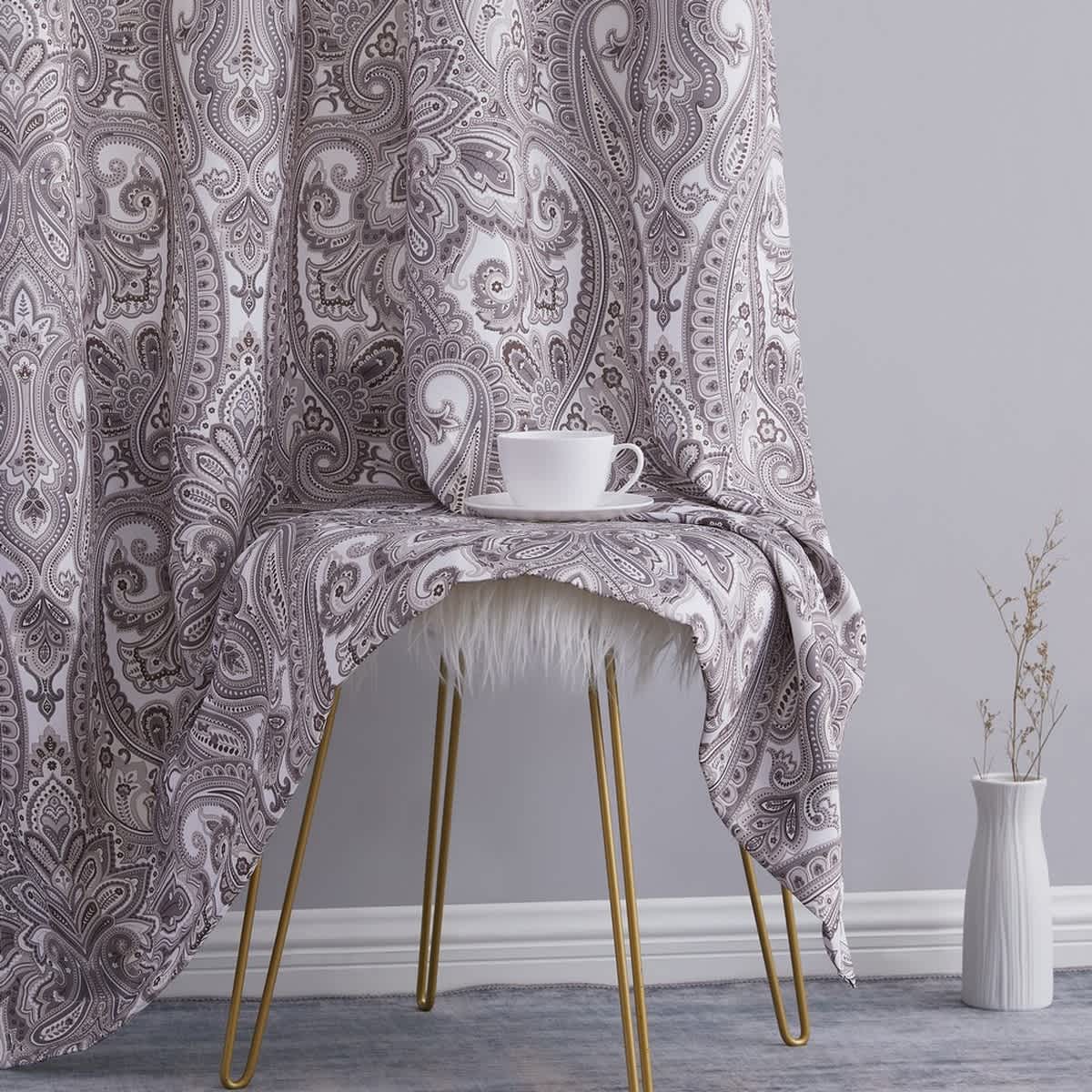 Taupe-
