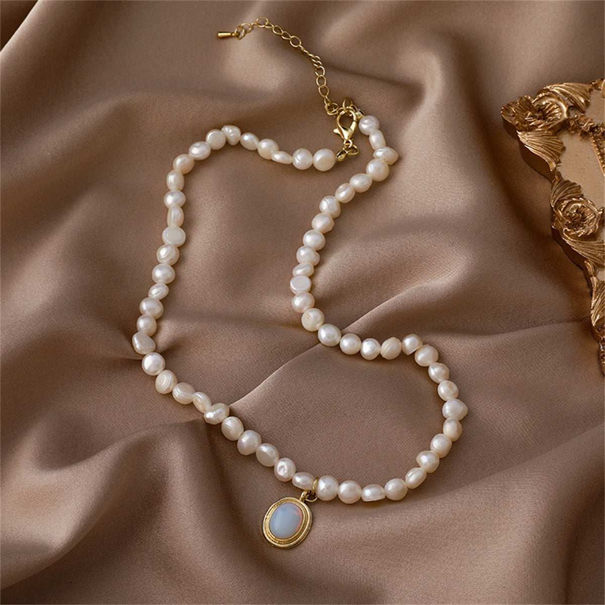 Blue Resin & Pearl Goldtone Oval Pendant Collar Necklace