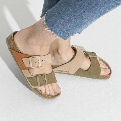 Sandcastle/ Faded Khaki-