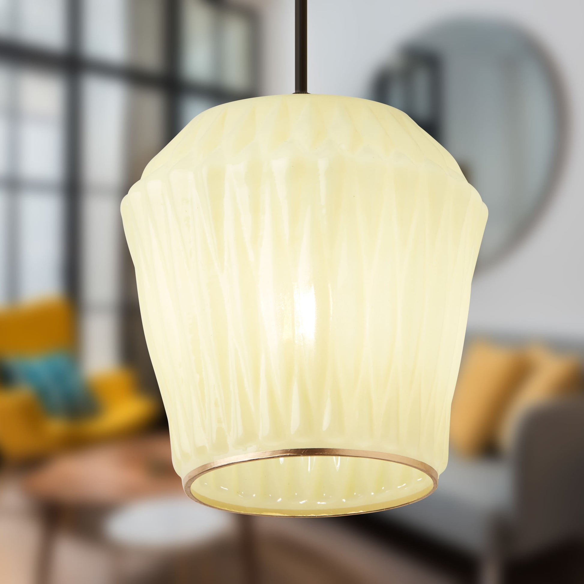 Light Yellow/Gold-