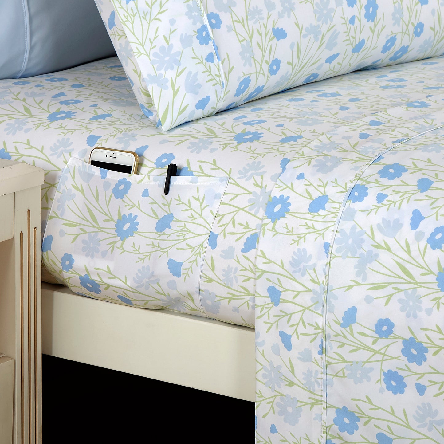 Elegant Comfort 6-Piece Floral and Stripe Pattern Sheet Set - Soft as a Hotel Premium Quality Bedding