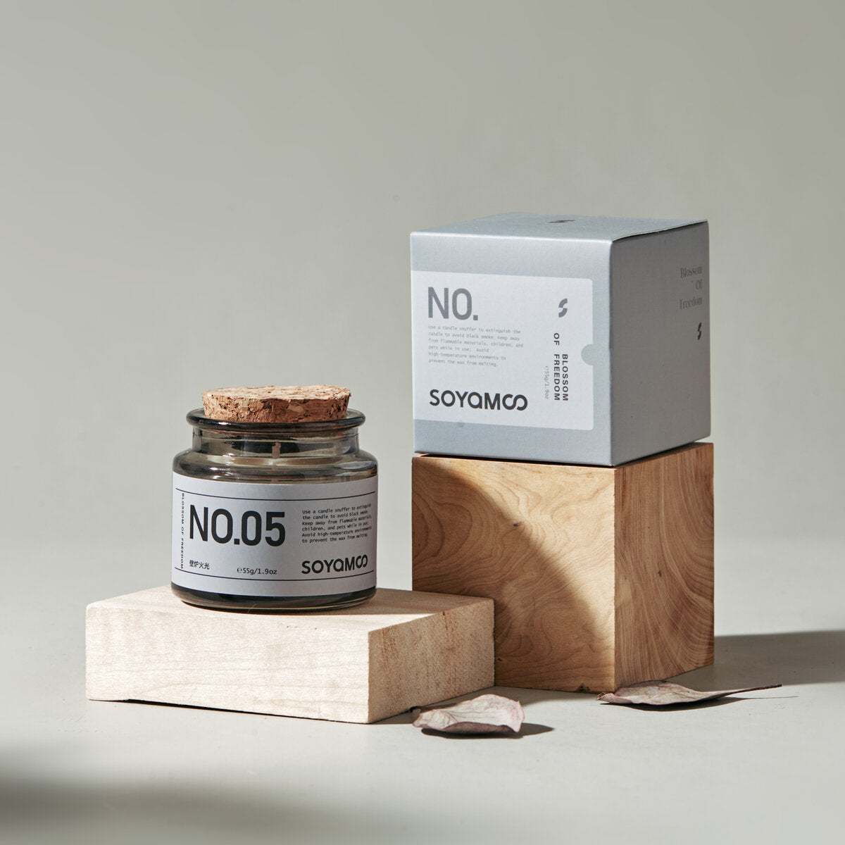 SOYAMOO Fireside Glow Apothecary Glass Jar Candle