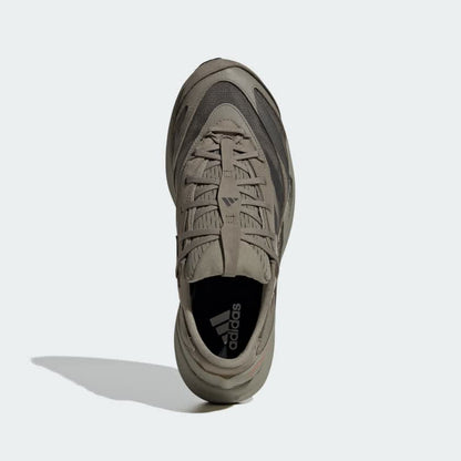 Clay / Core Black / Core Black-