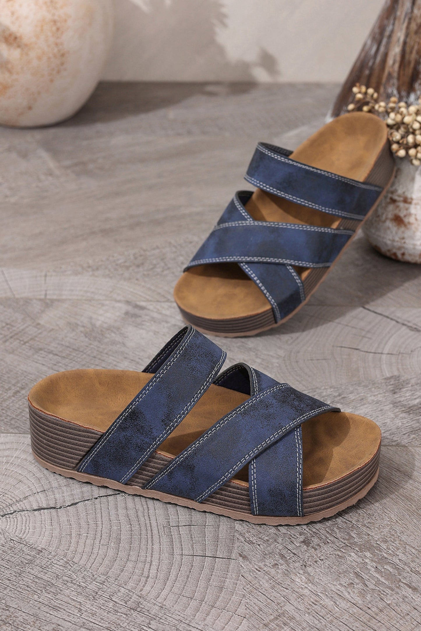 Threaded Pear Kayla Band Retro Platform Slippers
