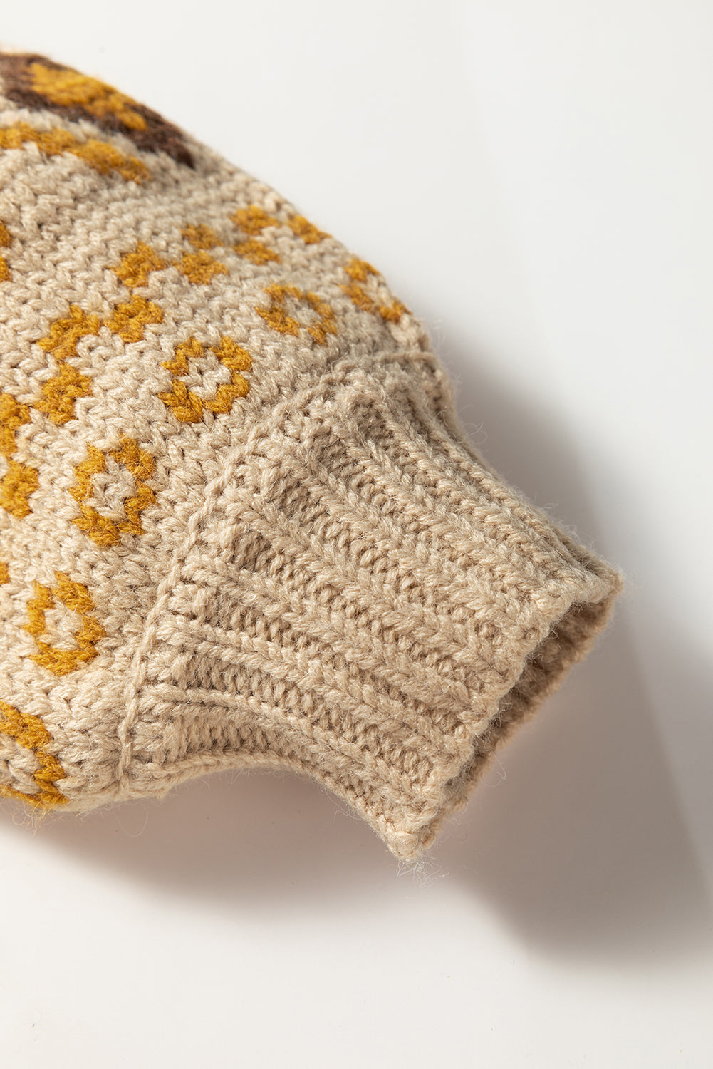 Threaded Pear Hana Pattern Knitted Cardigan Sweater