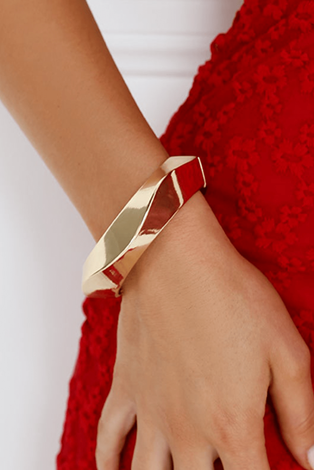 Gold Asymmetric Plated Alloy Bangle Bracelet - Gold / ONE SIZE