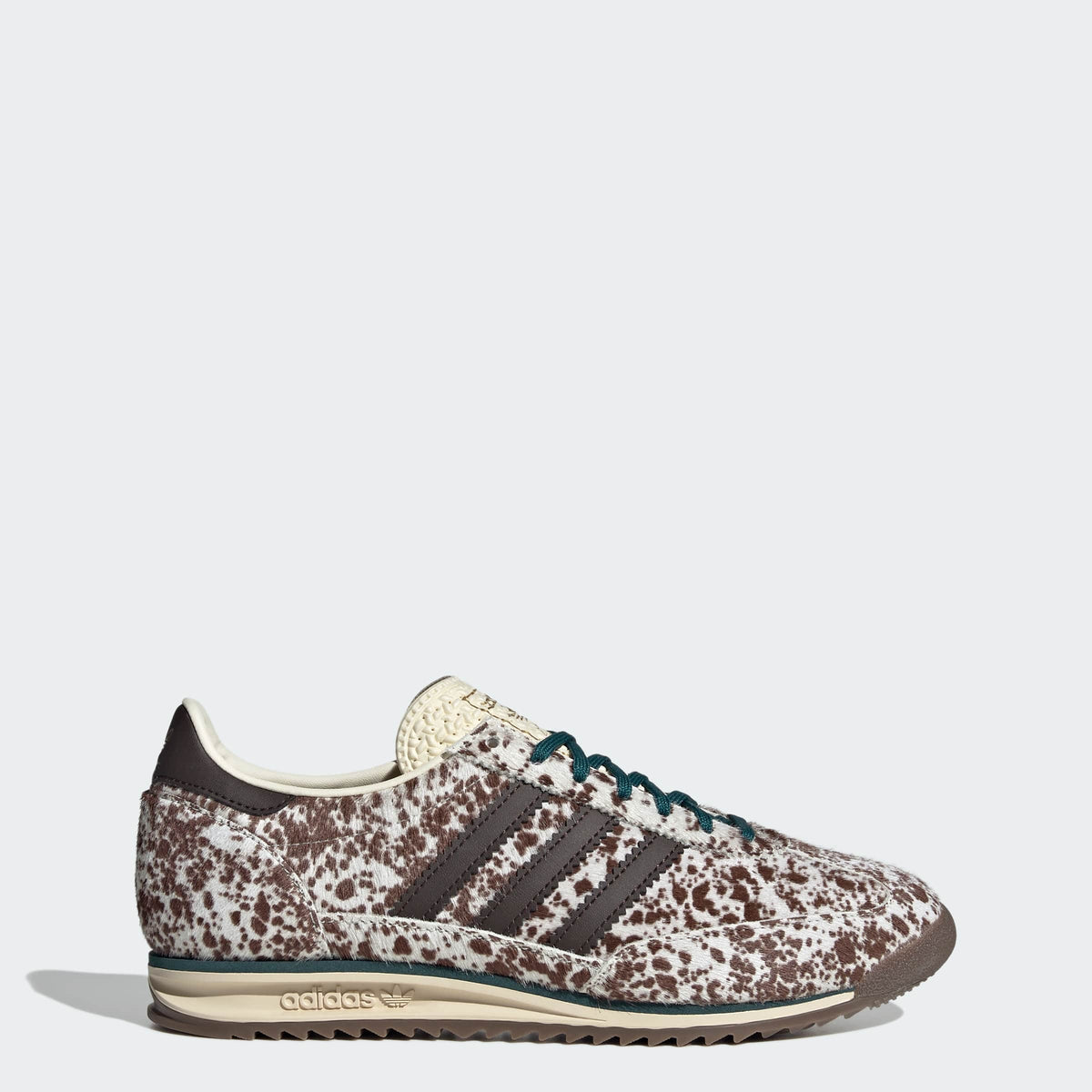 Off White / Dark Brown / Rich Green-