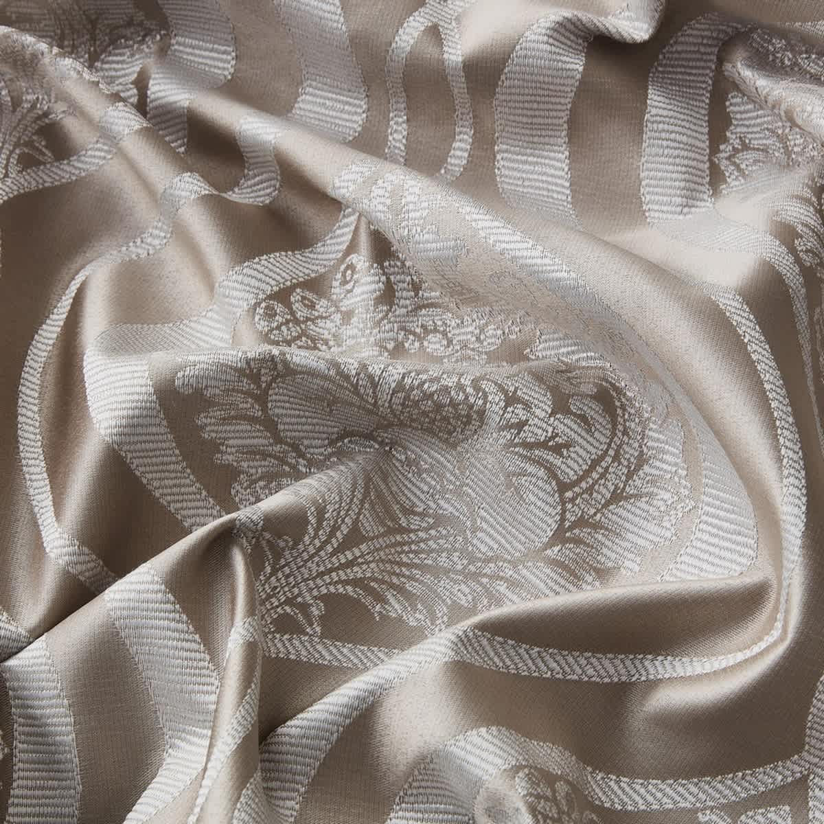 Taupe-