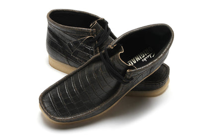 Clarks Women's Wallabee Boot Blkcroc Distress Booties