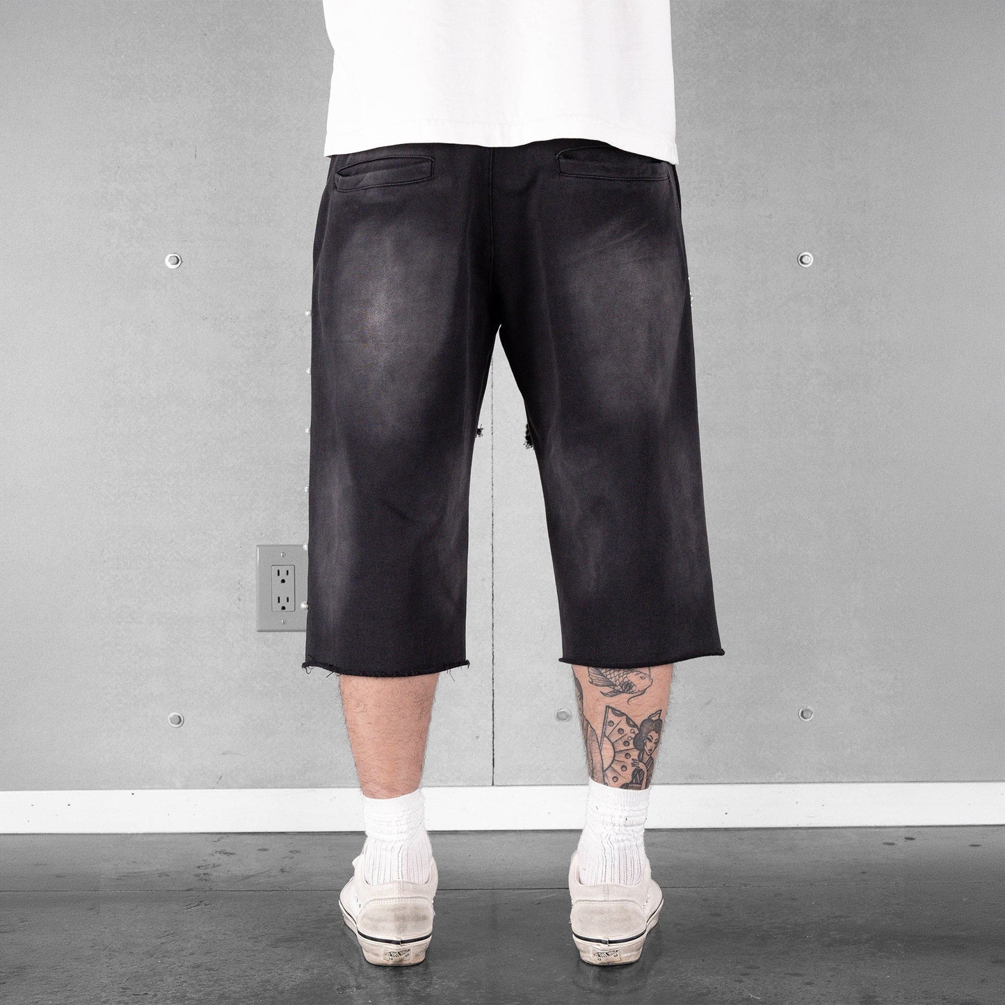 Commons Pearled Star Sweatshort Vintage Black