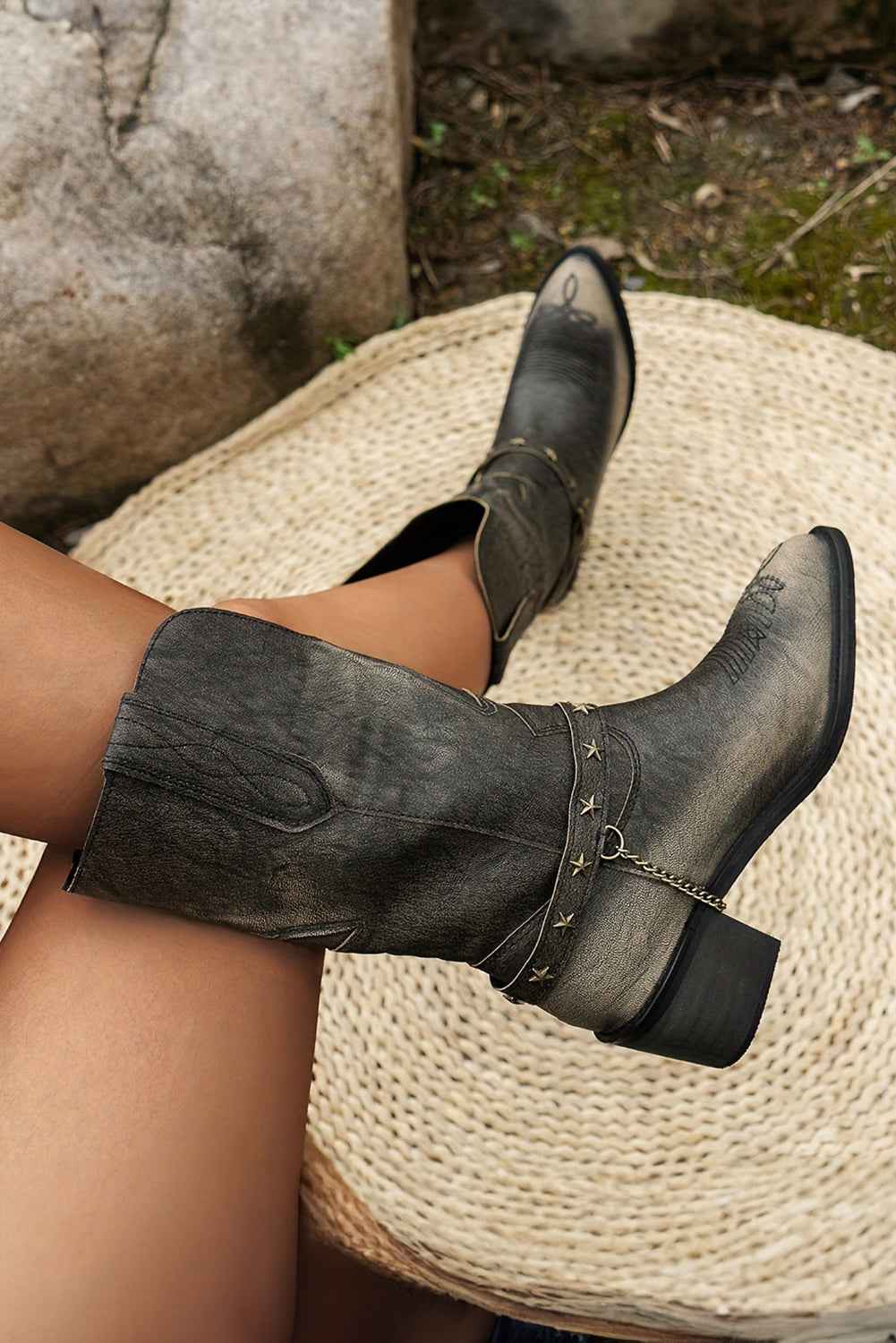 Threaded Pear Western Distressed Boots