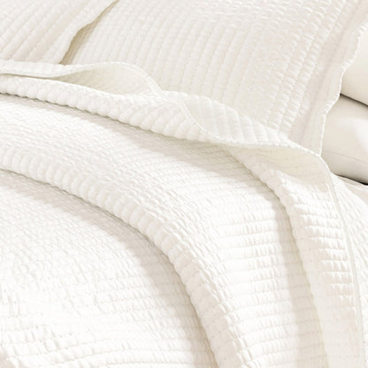 Solid Quilt - Alicia Collection