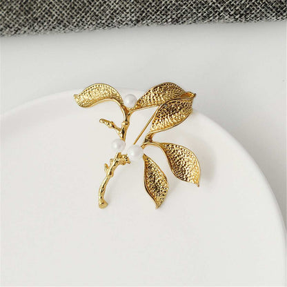 Pearl & Goldtone Botany Brooch
