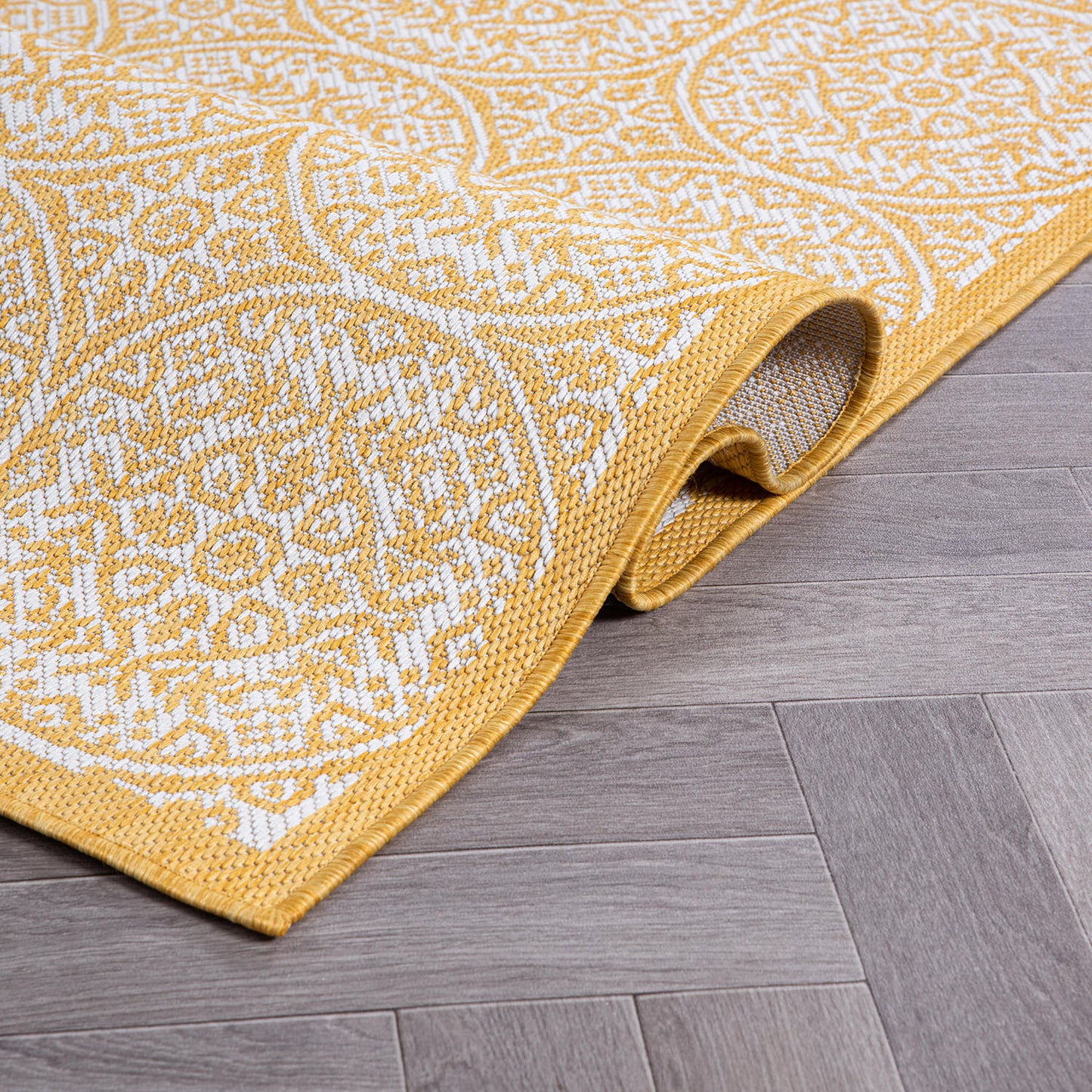YELLOW-