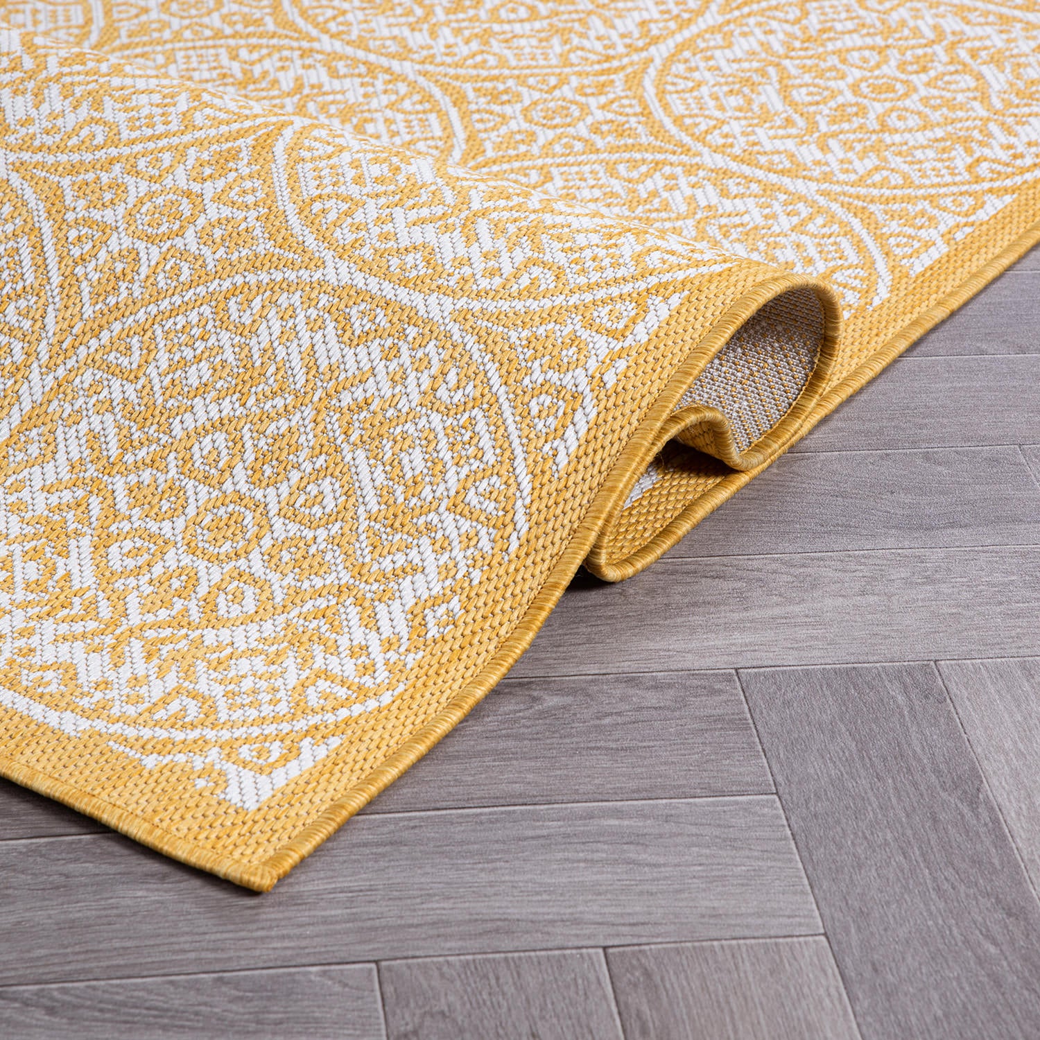 YELLOW-