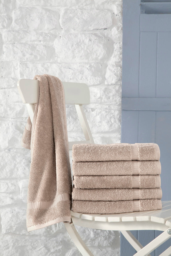 Taupe-