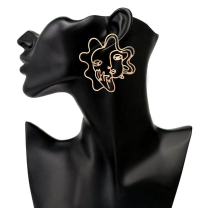 Goldtone Woman Filigree Drop Earrings