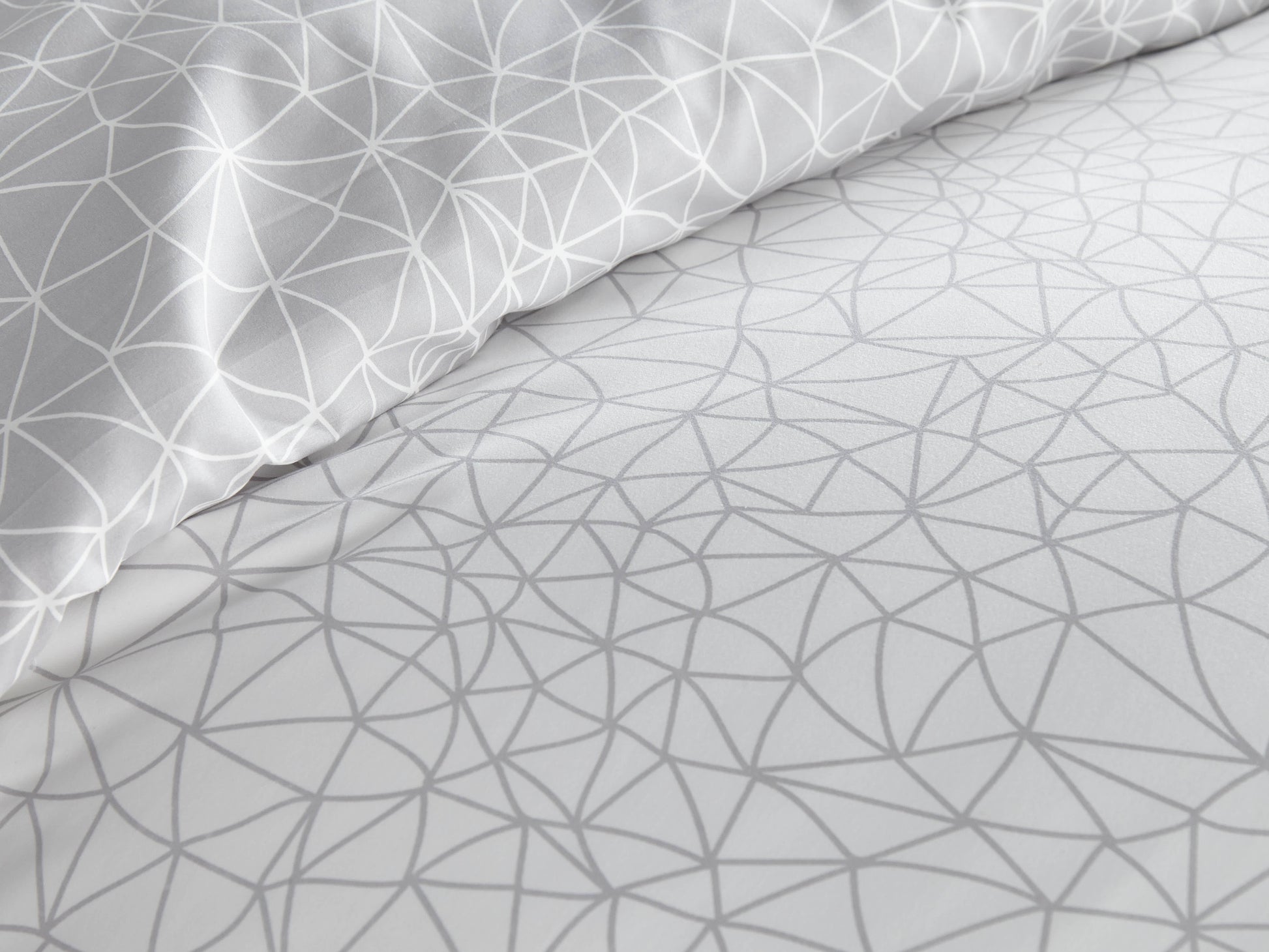 Geometric Maze Grey-