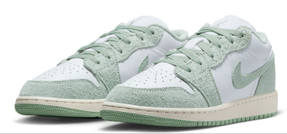 Air Jordan Grade School Retro 1 Low Se Gs 'White Seafoam' Sneakers