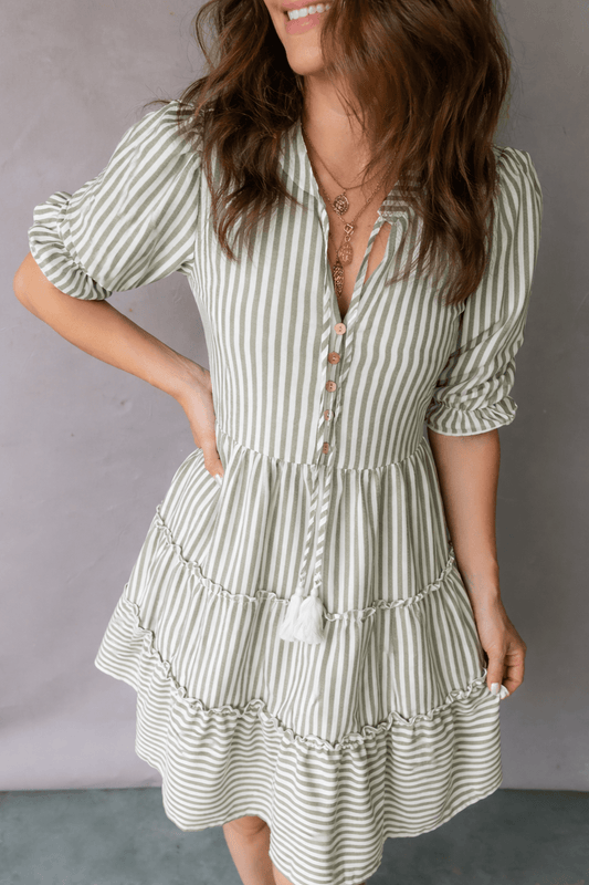 Bailey Sleeve Tiered Flattering Dress - Green Stripe / L - 12/14