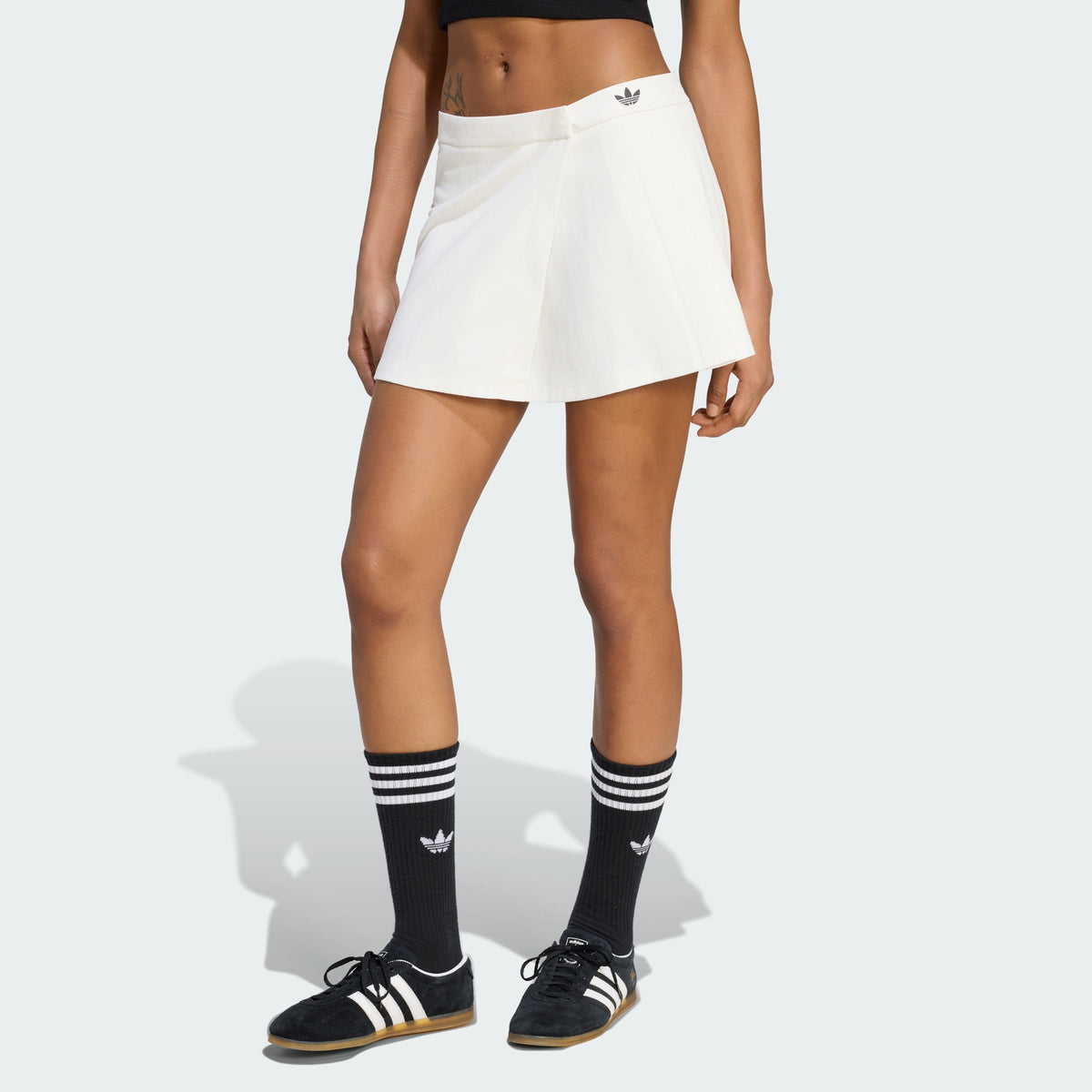 Cloud White / Utility Black-