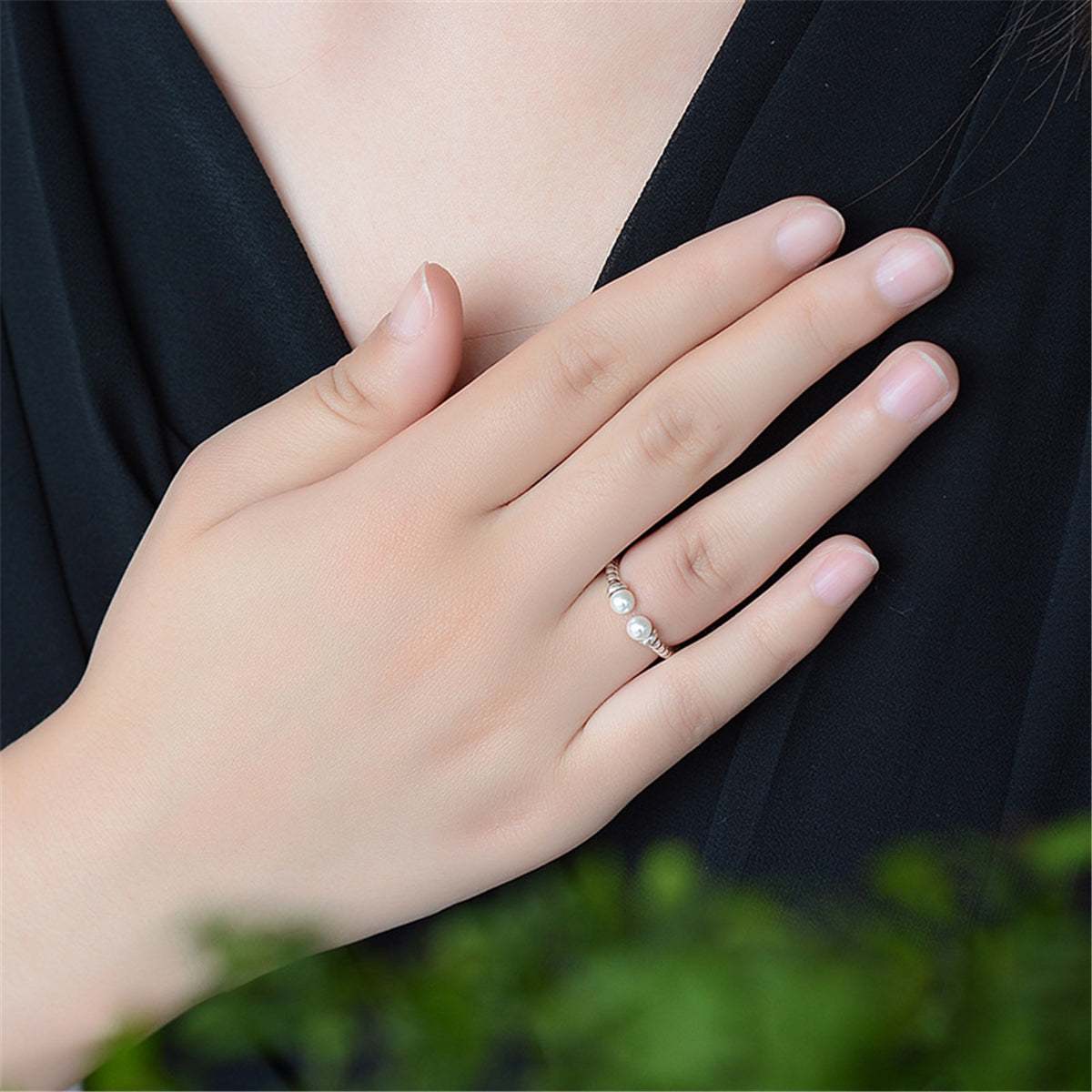 Pearl & Silvertone End Open Ring