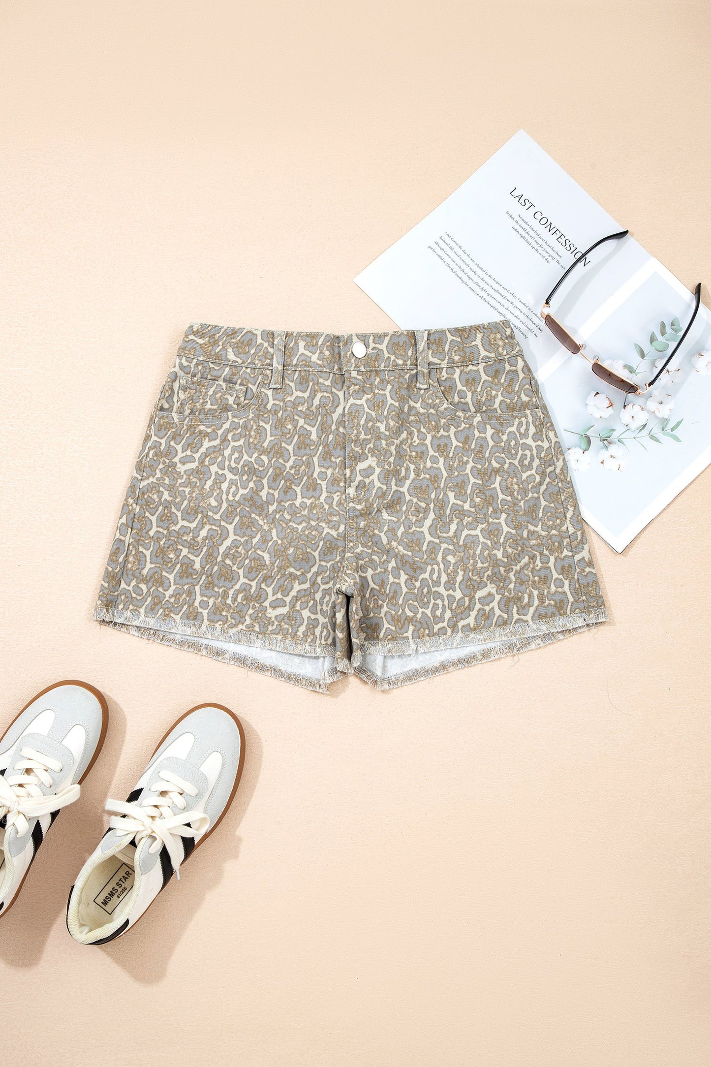 Khaki-