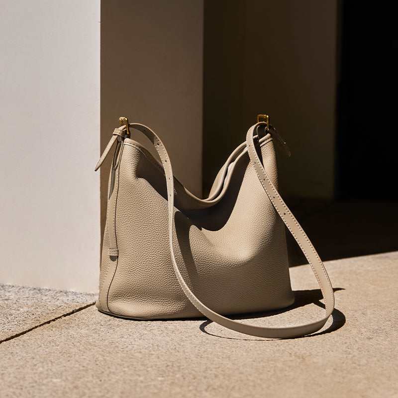 Taupe-