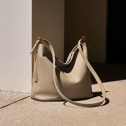 Taupe-