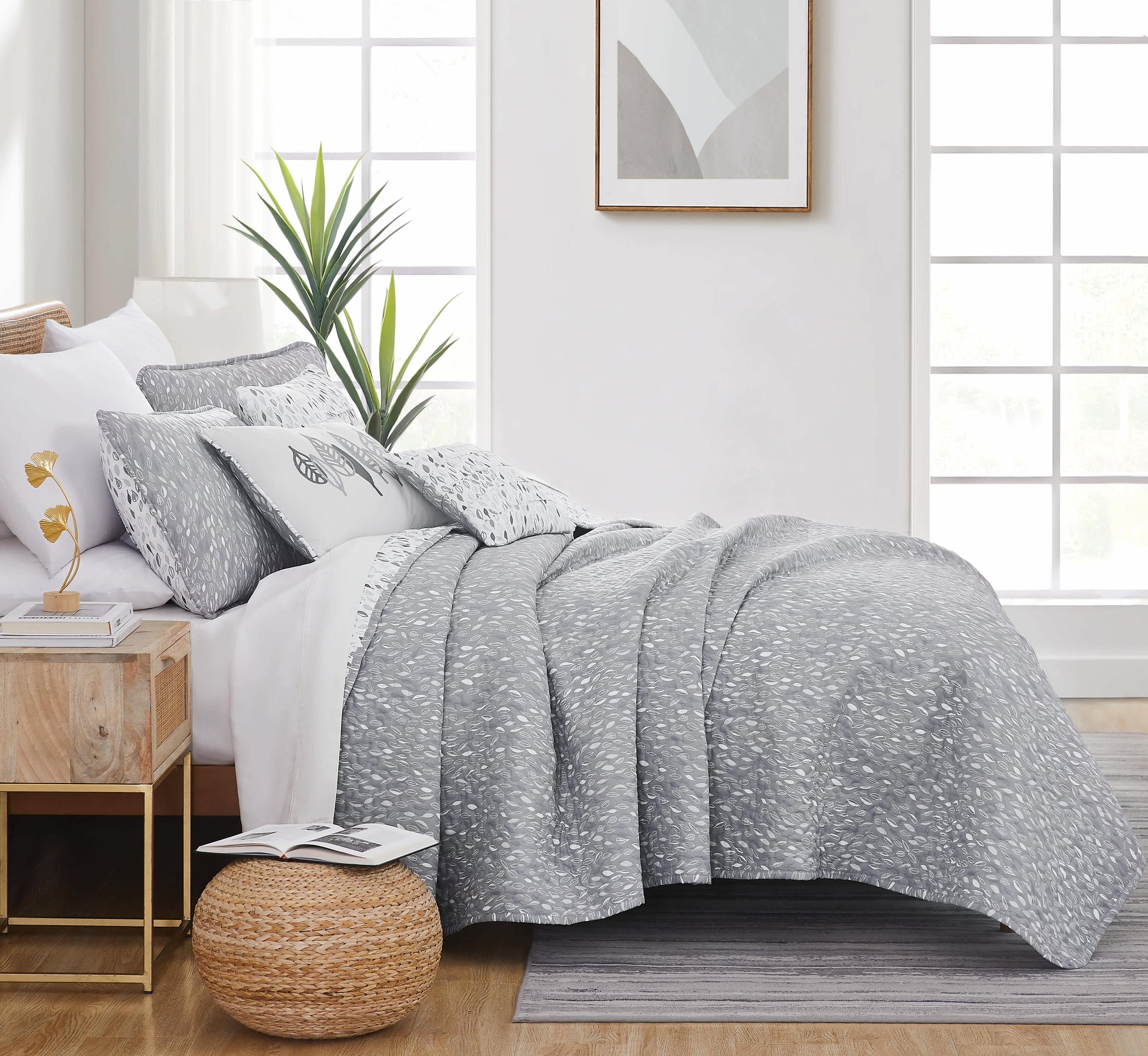 Botanical leaves Grey-