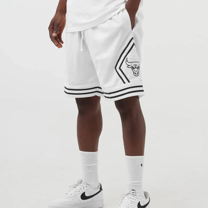 Mitchell & Ness Men's White Black Swingman Shorts Bulls 97 Shorts