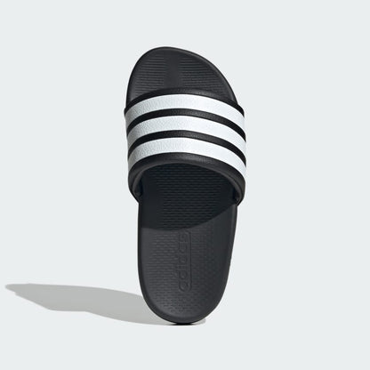 Core Black / Cloud White / Carbon-