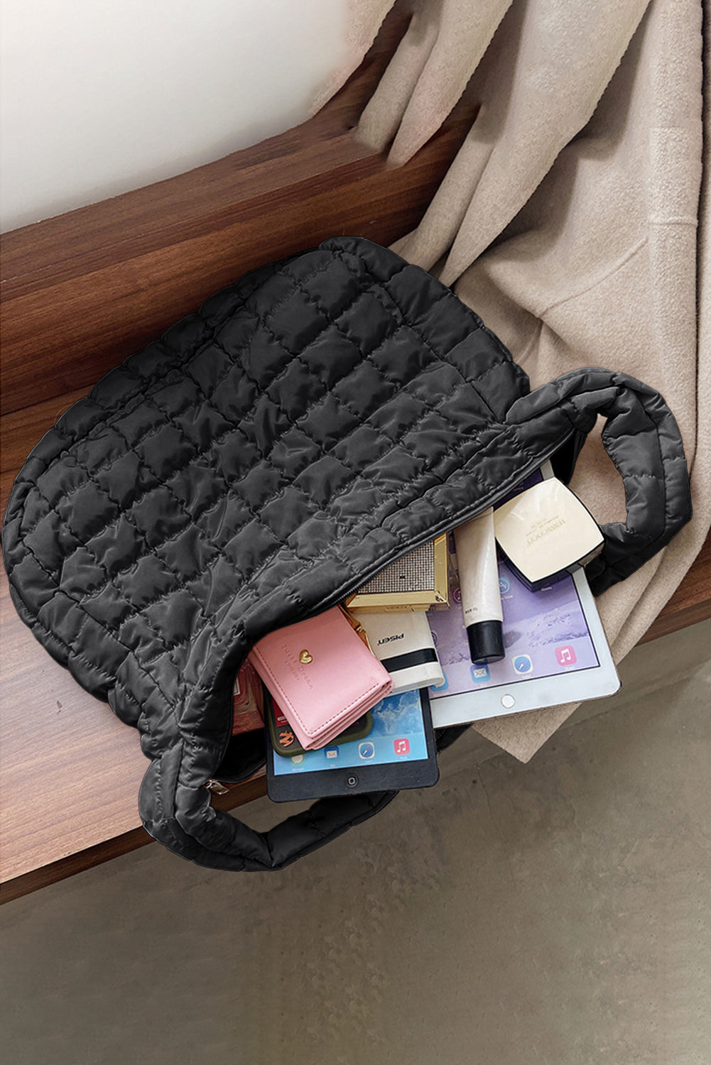 Threaded Pear Kylie Quilted Zipper Tote Bag