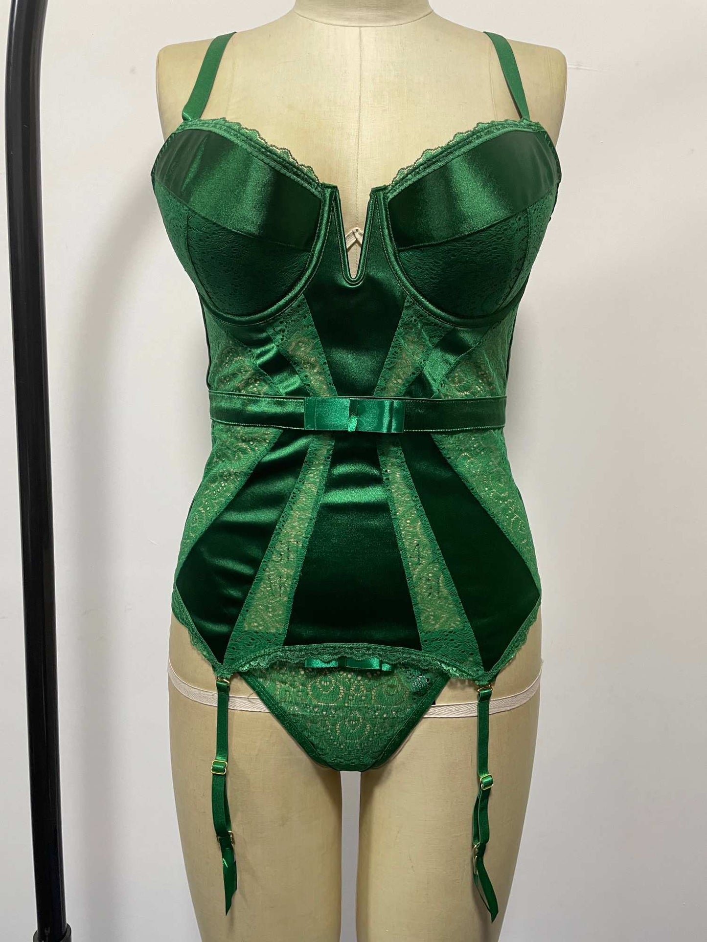 HUNTER GREEN-