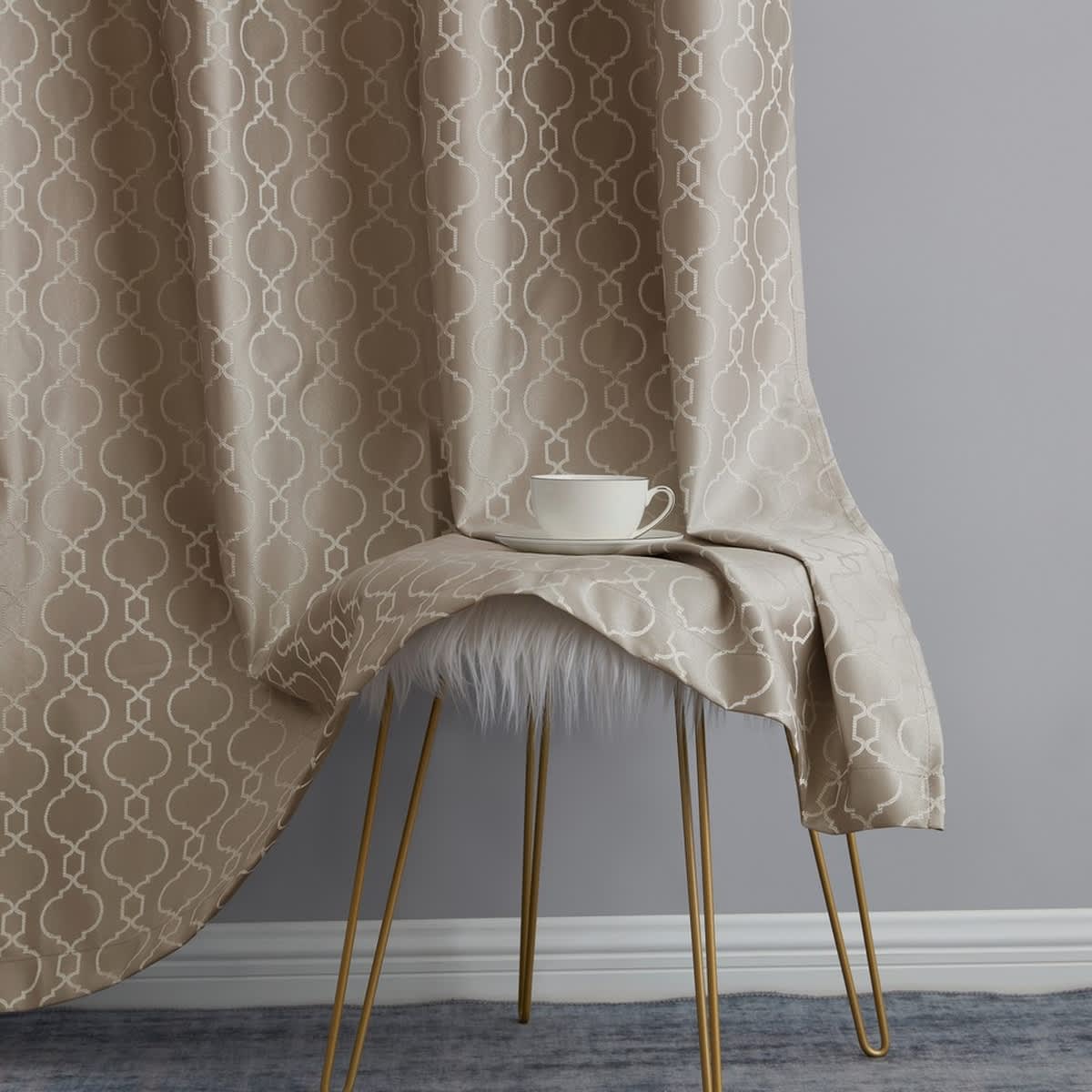 Taupe-