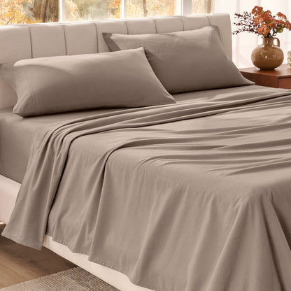 Taupe-