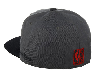 Mitchell & Ness Men's NBA Born And Bred Fitted Hwc Bulls Fitted Caps