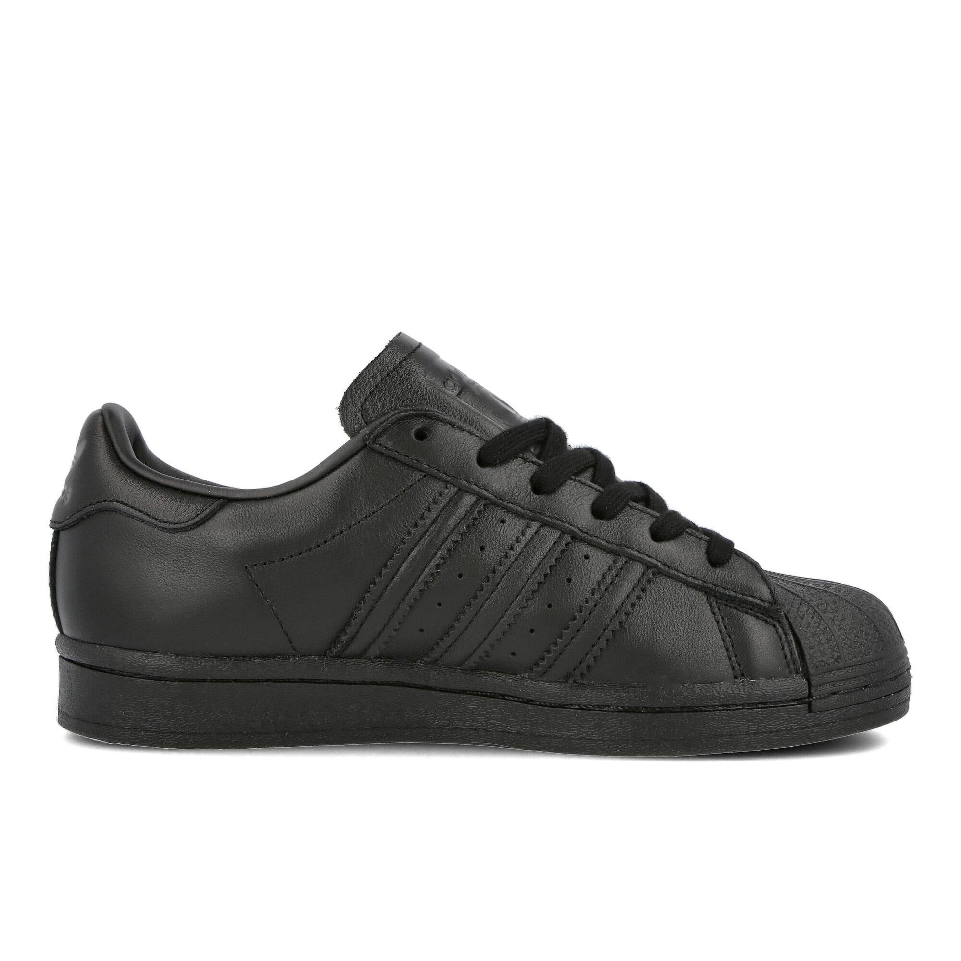 Cblack,Ftwwht,Scarle-