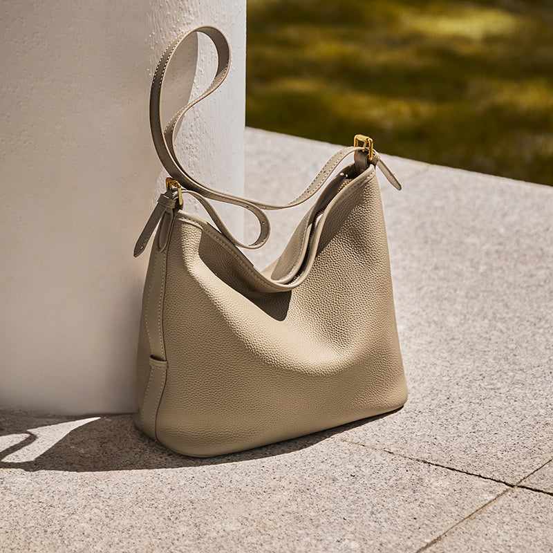 Taupe-