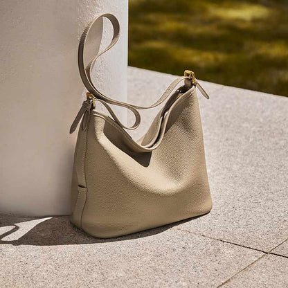 Taupe-