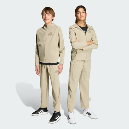 Wonder Cargo / Clay-