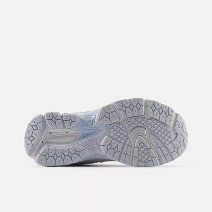 New Balance Grade School 2002r White/Pink/Blue