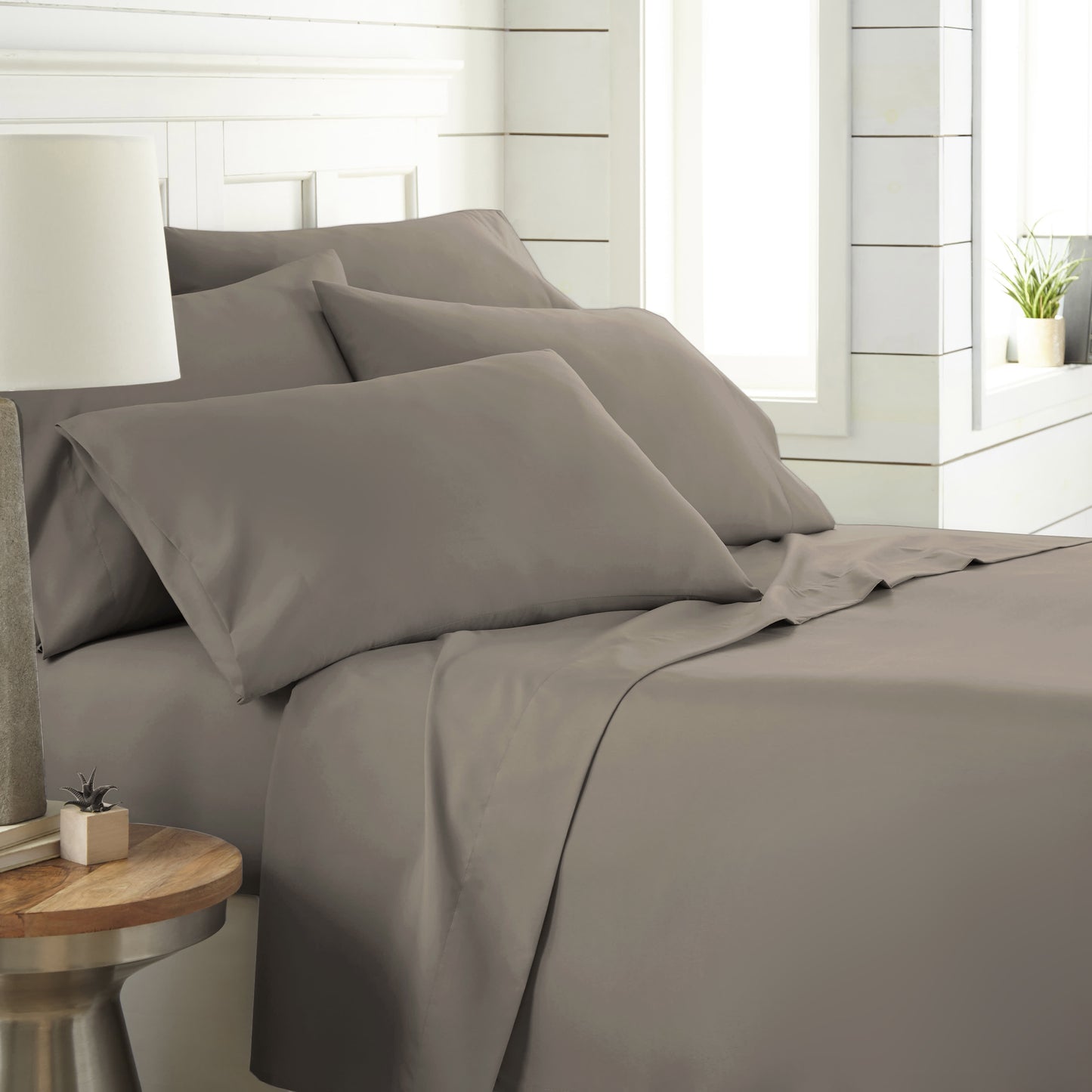 Dark Taupe-