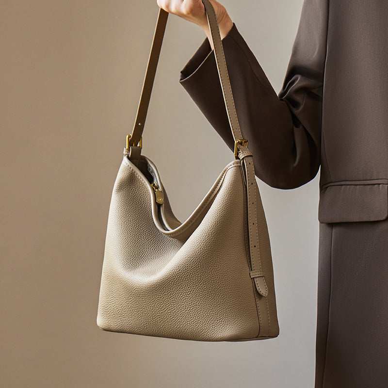 Taupe-