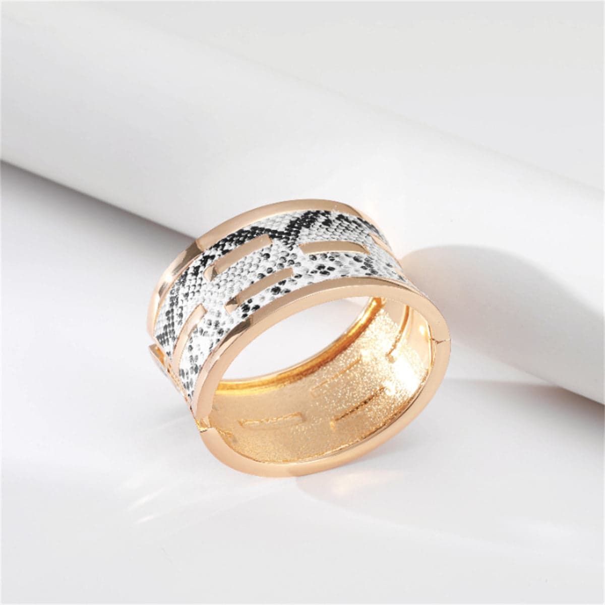 Metallic-