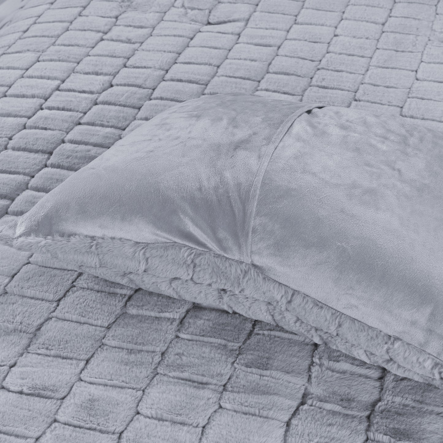 Elegant Comfort Fluffy 3-Piece Faux Rabbit Fur Comforter Set