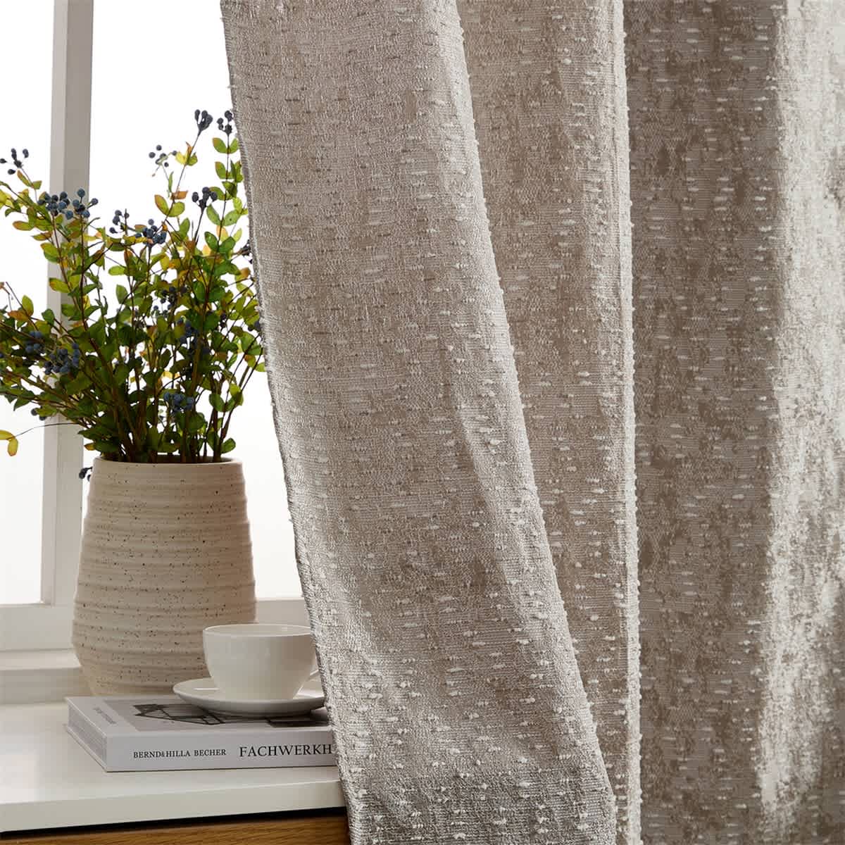Taupe-