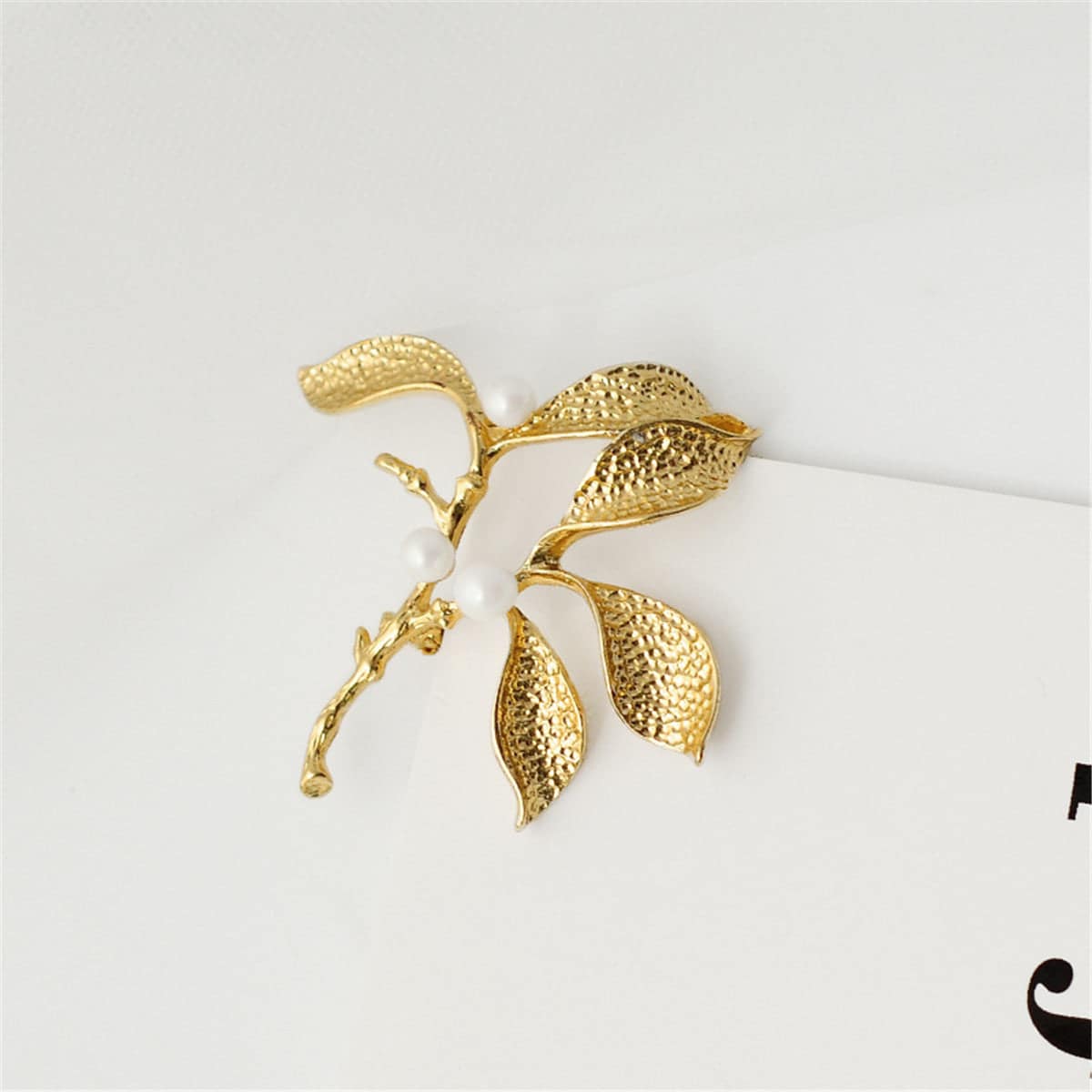 Pearl & Goldtone Botany Brooch