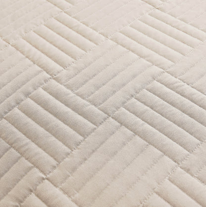 Taupe-